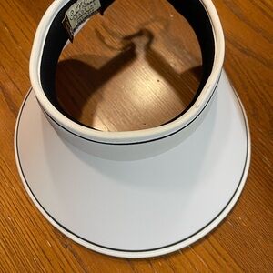 Sun N Sand Adjustable Wide-Brim White Sun Visor w black -Headwear -UPF 50 EUC